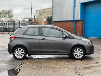 Used Toyota Yaris 2012 for sale - 76667146: Photo
