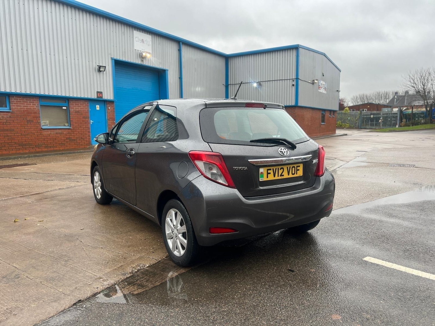 Used Toyota Yaris 2012 for sale - 76667146: Photo 5