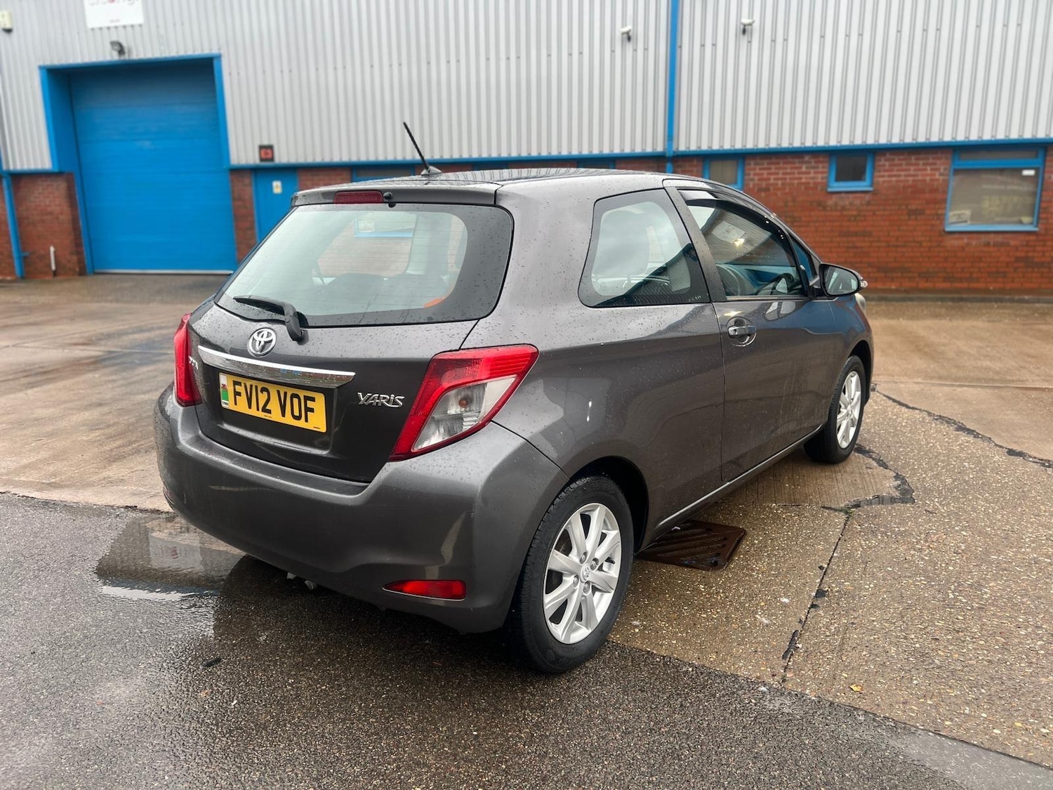 Used Toyota Yaris 2012 for sale - 76667146: Photo 6