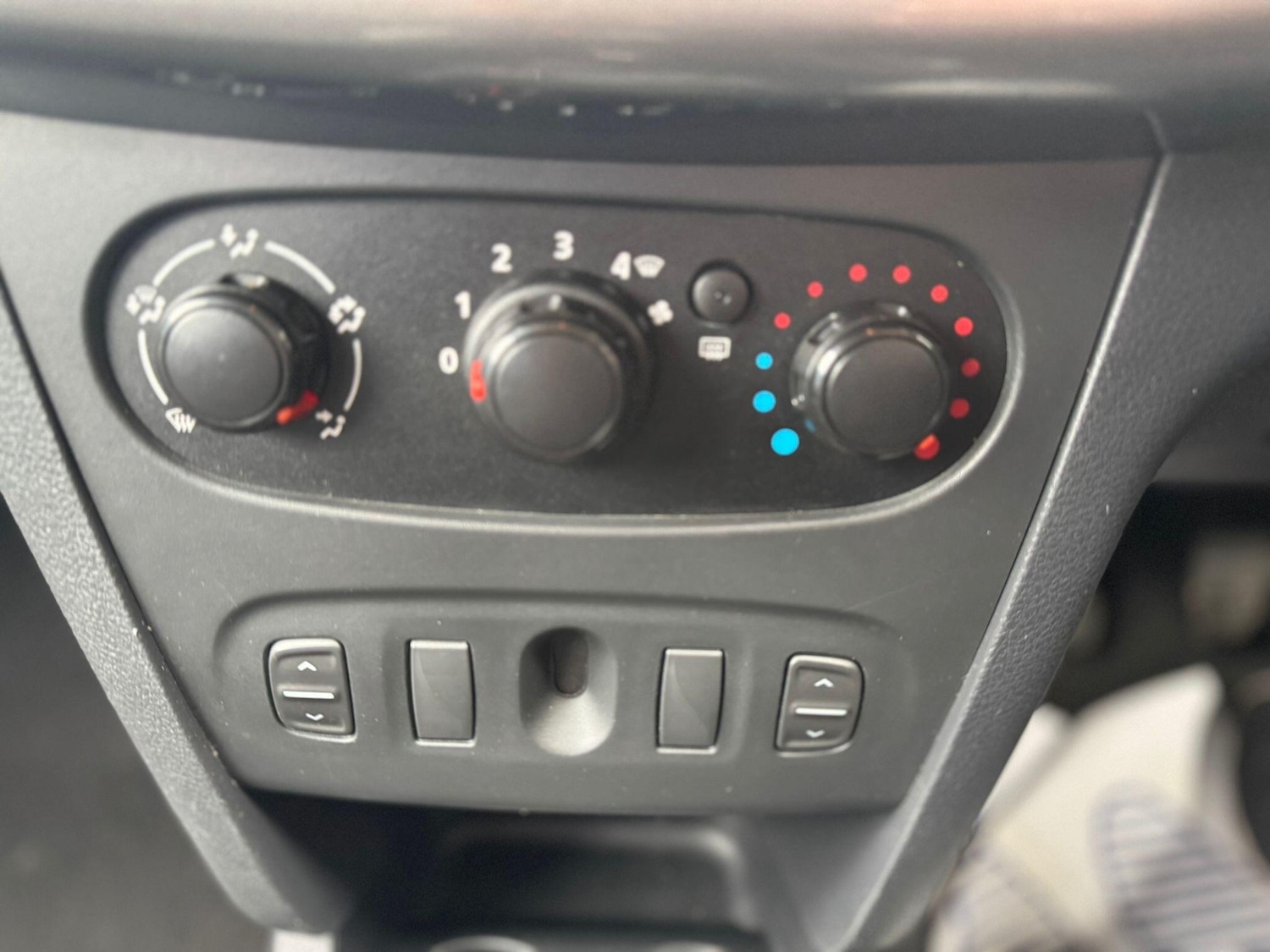 Used Dacia Sandero Stepway 2014 for sale - 78087159: Photo 17