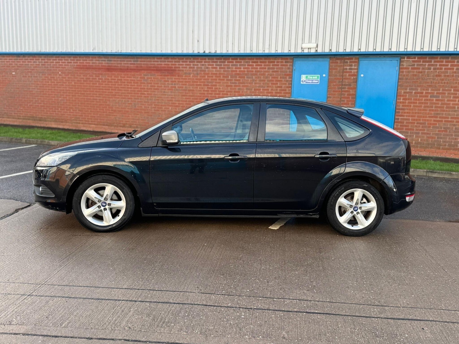 Used Ford Focus 2011 for sale - 77131610: Photo 3