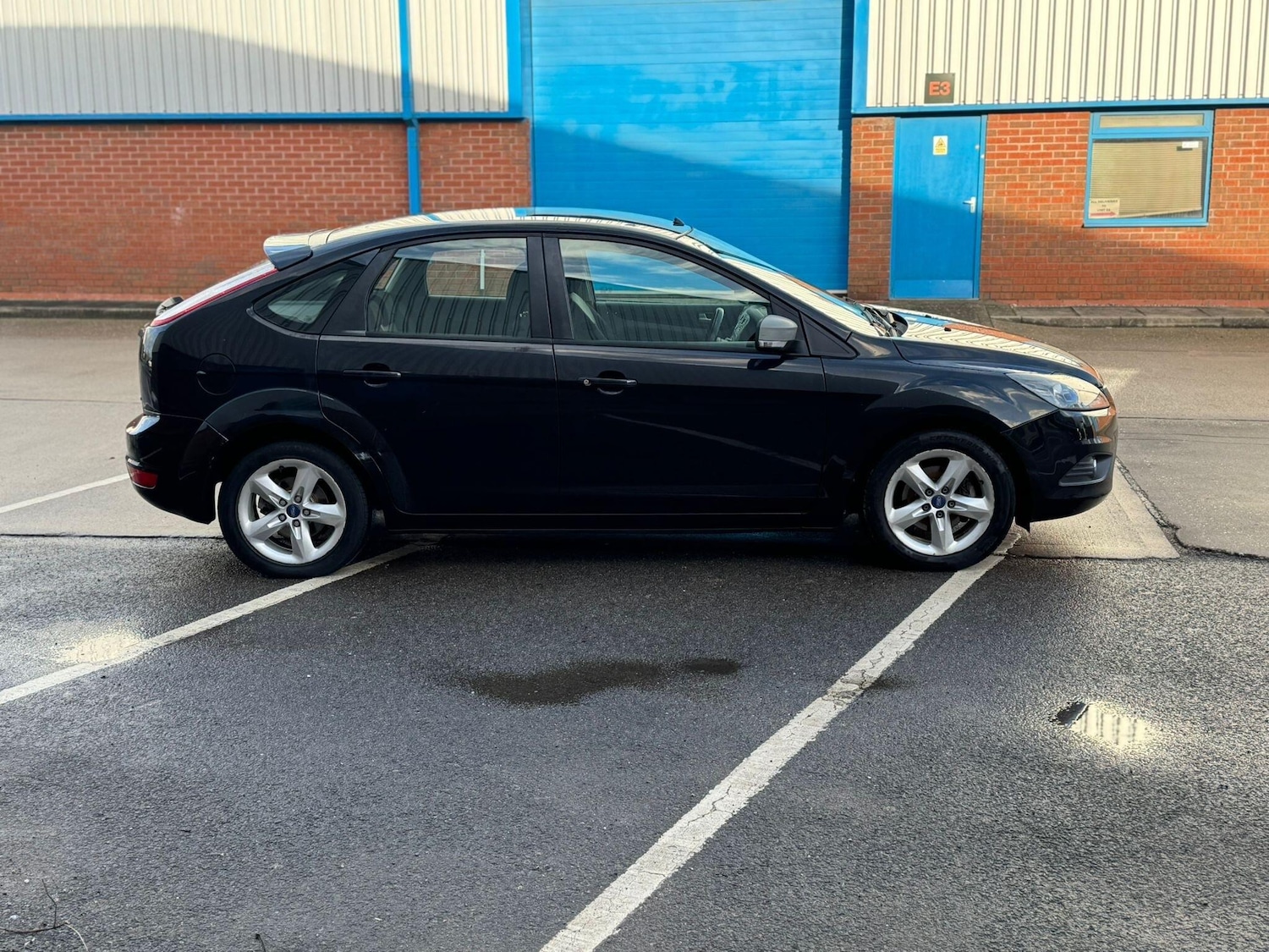 Used Ford Focus 2011 for sale - 77131610: Photo 4