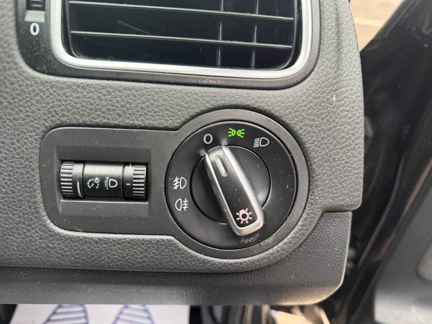 Used Volkswagen Polo 2010 for sale - 77538131: Photo 21