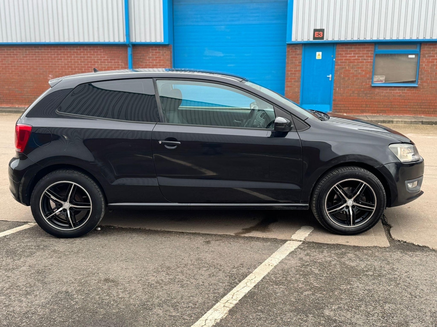 Used Volkswagen Polo 2010 for sale - 77538131: Photo 3