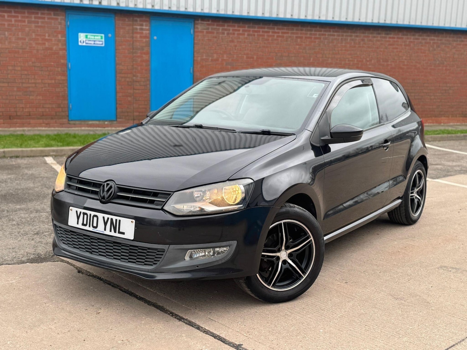 Used Volkswagen Polo 2010 for sale - 77538131: Photo 6
