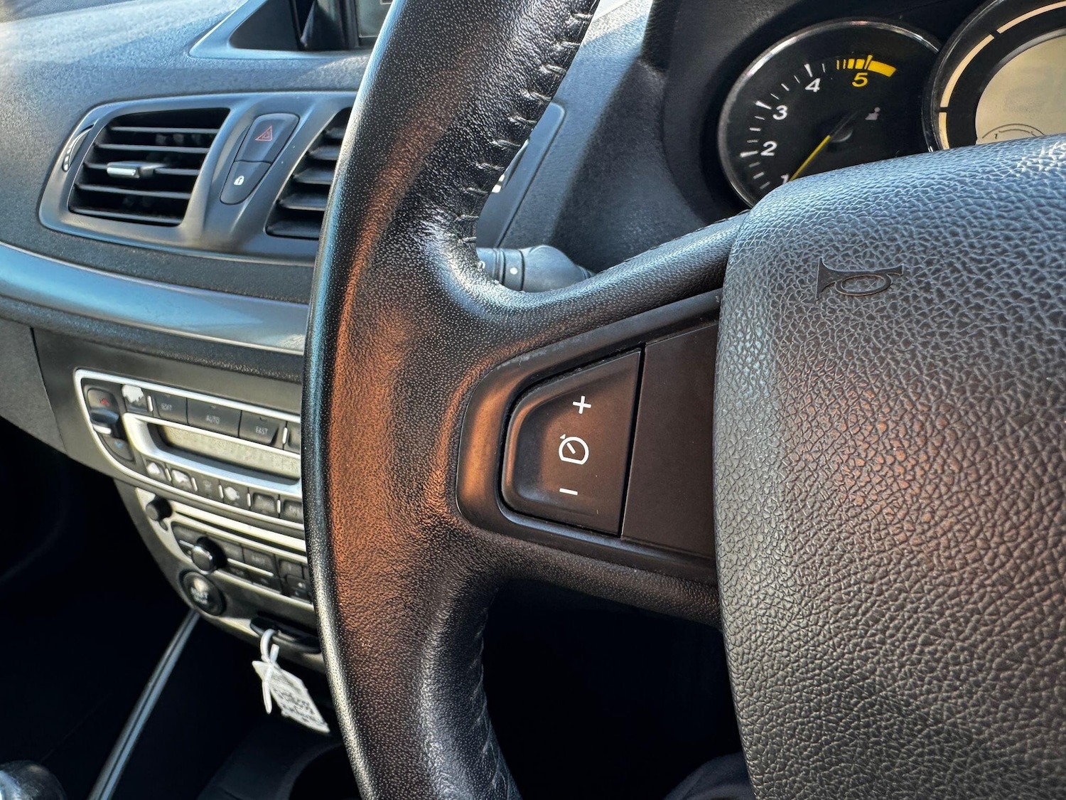 Used Renault Megane 2014 for sale - 78157521: Photo 17