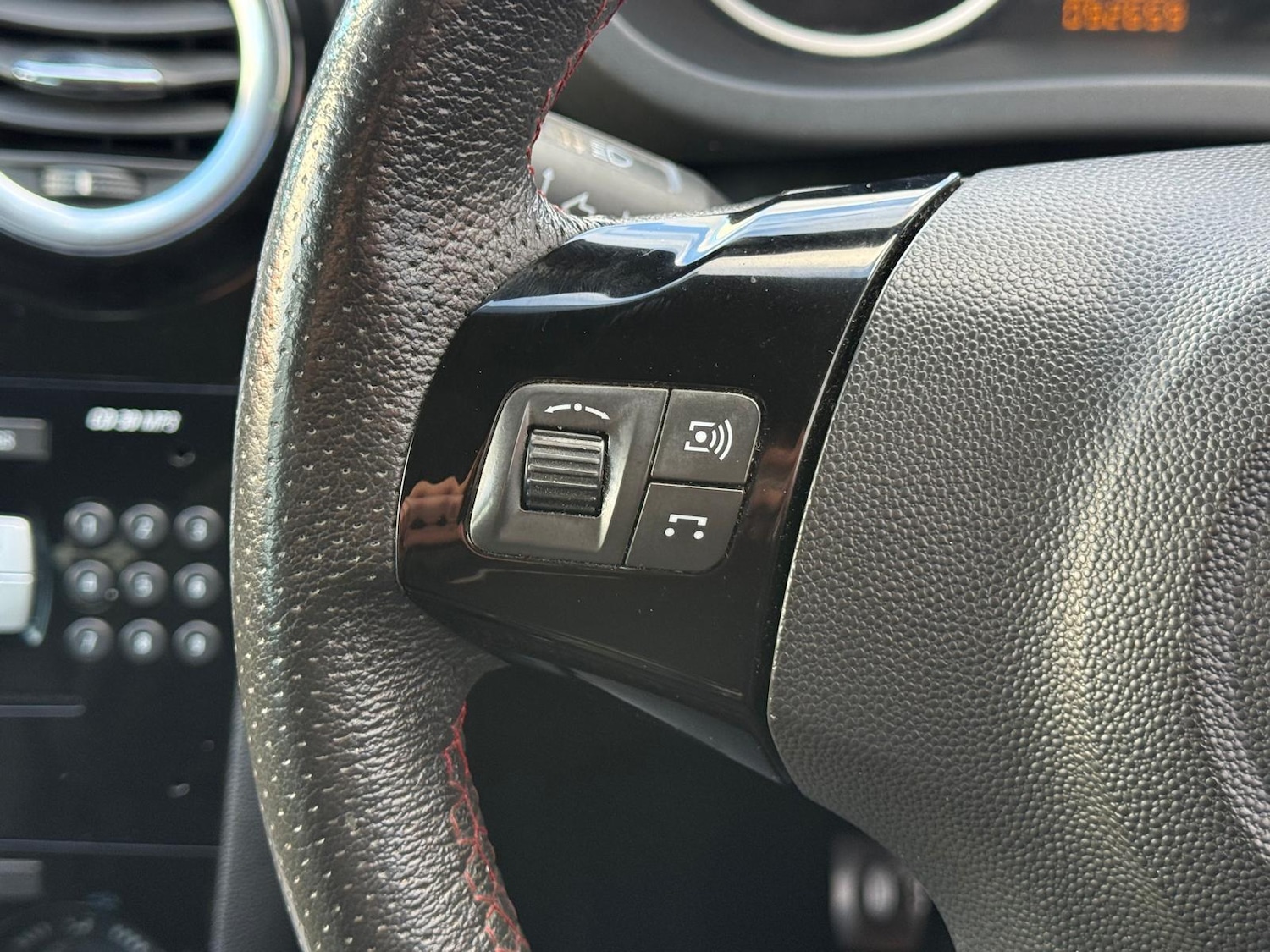 Used Vauxhall Corsa 2013 for sale - 77637738: Photo 22