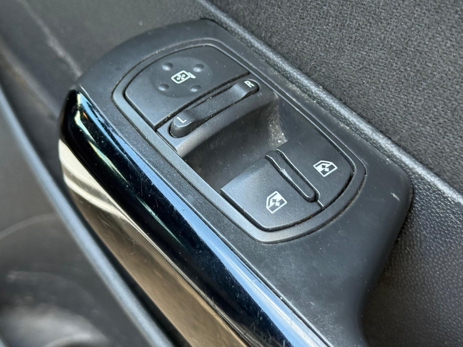 Used Vauxhall Corsa 2013 for sale - 77637738: Photo 23