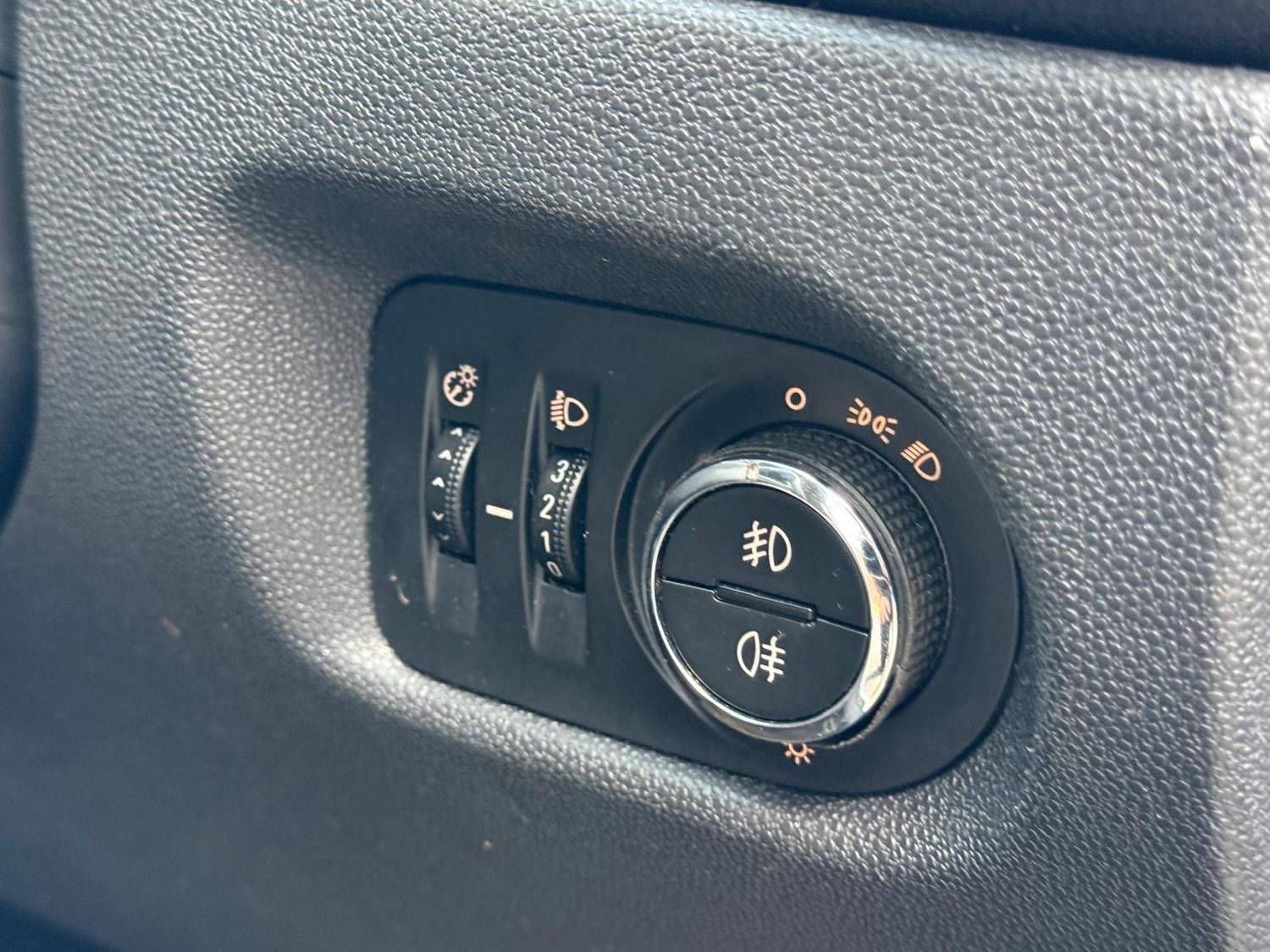 Used Vauxhall Corsa 2013 for sale - 77637738: Photo 24