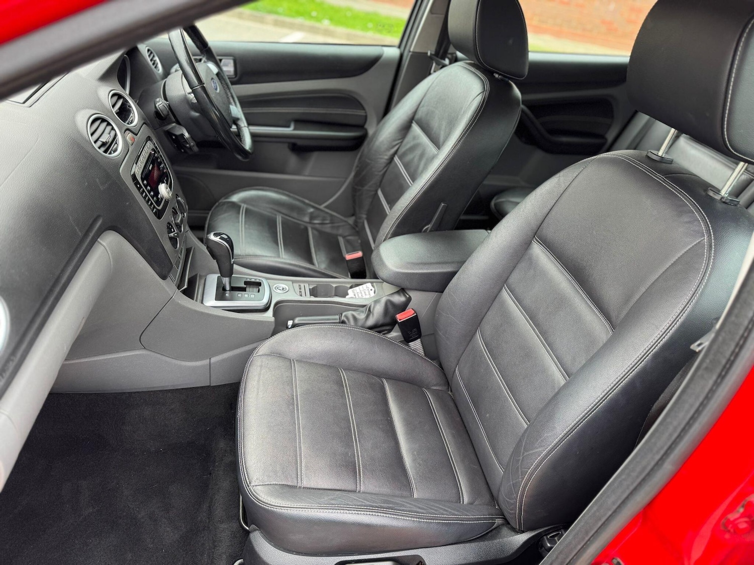 Used Ford Focus 2010 for sale - 78184875: Photo 13