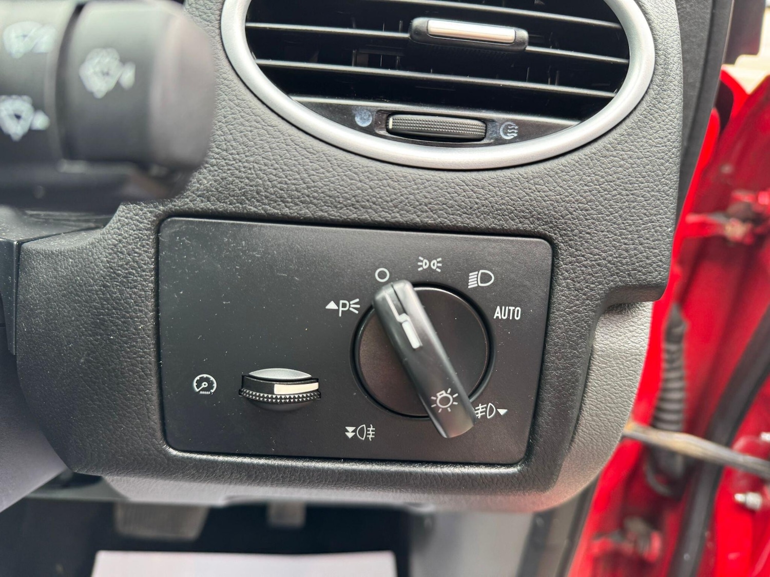 Used Ford Focus 2010 for sale - 78184875: Photo 19