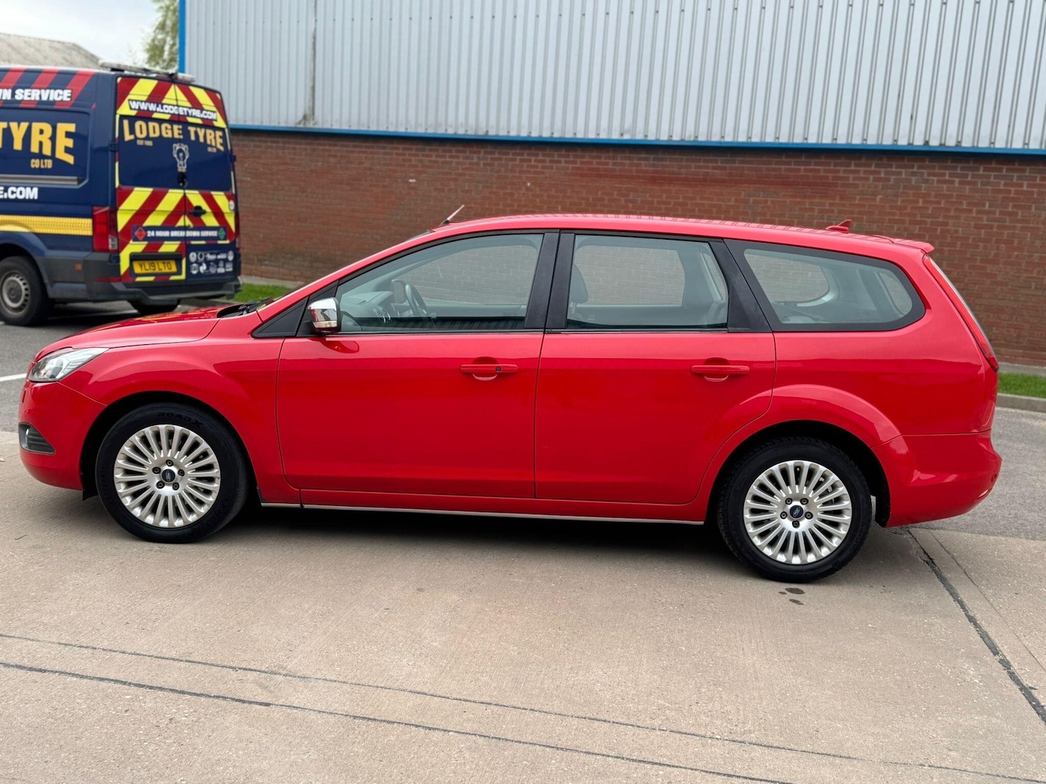 Used Ford Focus 2010 for sale - 78184875: Photo 3