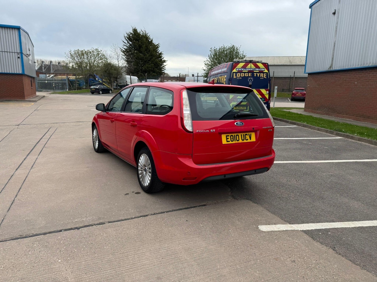 Used Ford Focus 2010 for sale - 78184875: Photo 9