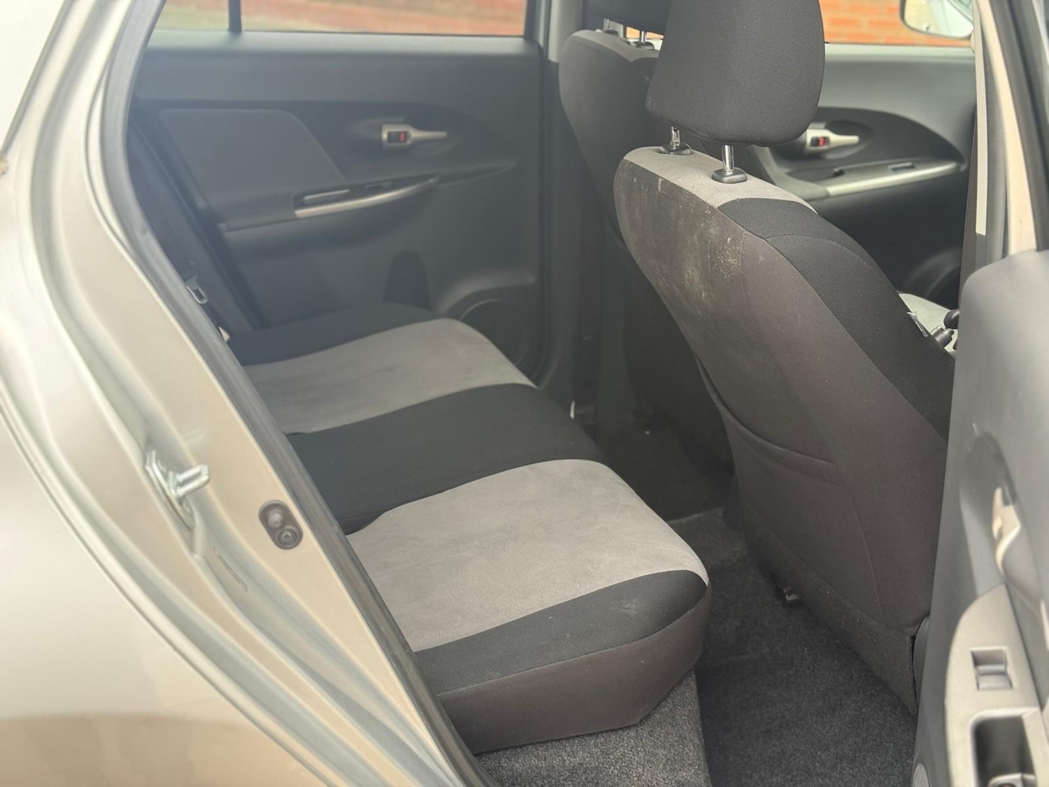 Used Toyota Urban Cruiser 2012 for sale - 77994309: Photo 16