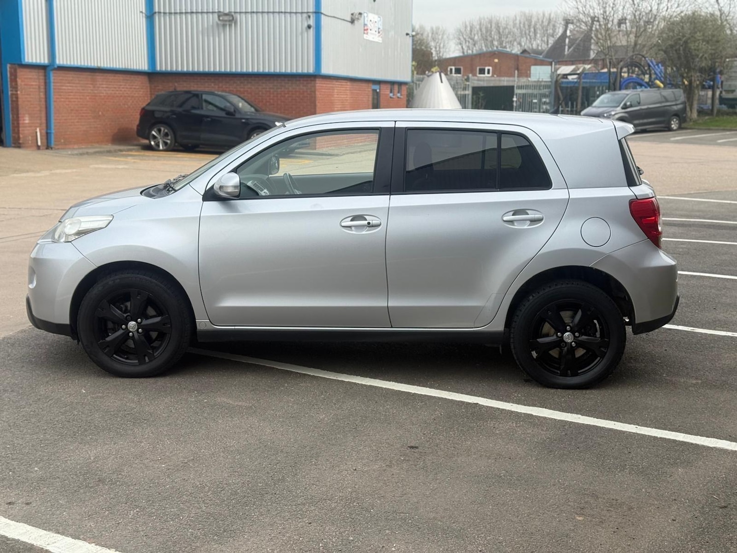 Used Toyota Urban Cruiser 2012 for sale - 77994309: Photo 4