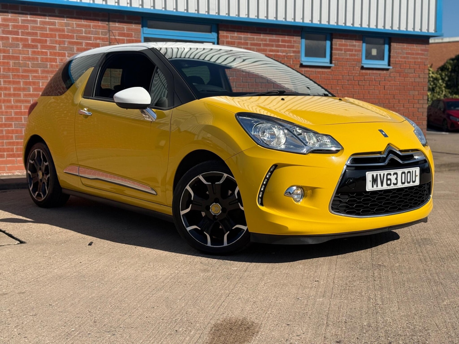 Used Citroen DS3 2013 for sale - 77940089: Photo 2