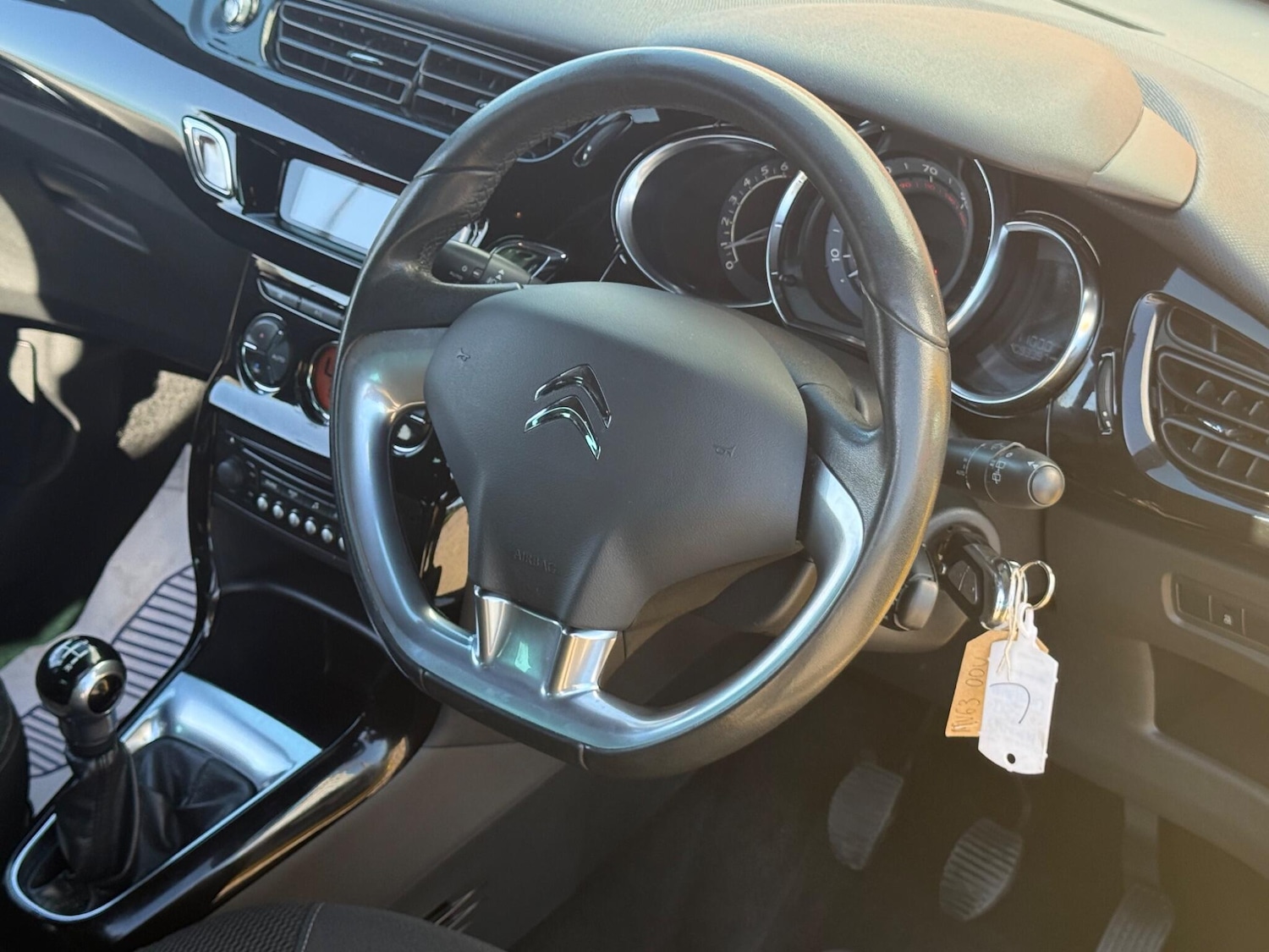 Used Citroen DS3 2013 for sale - 77940089: Photo 29