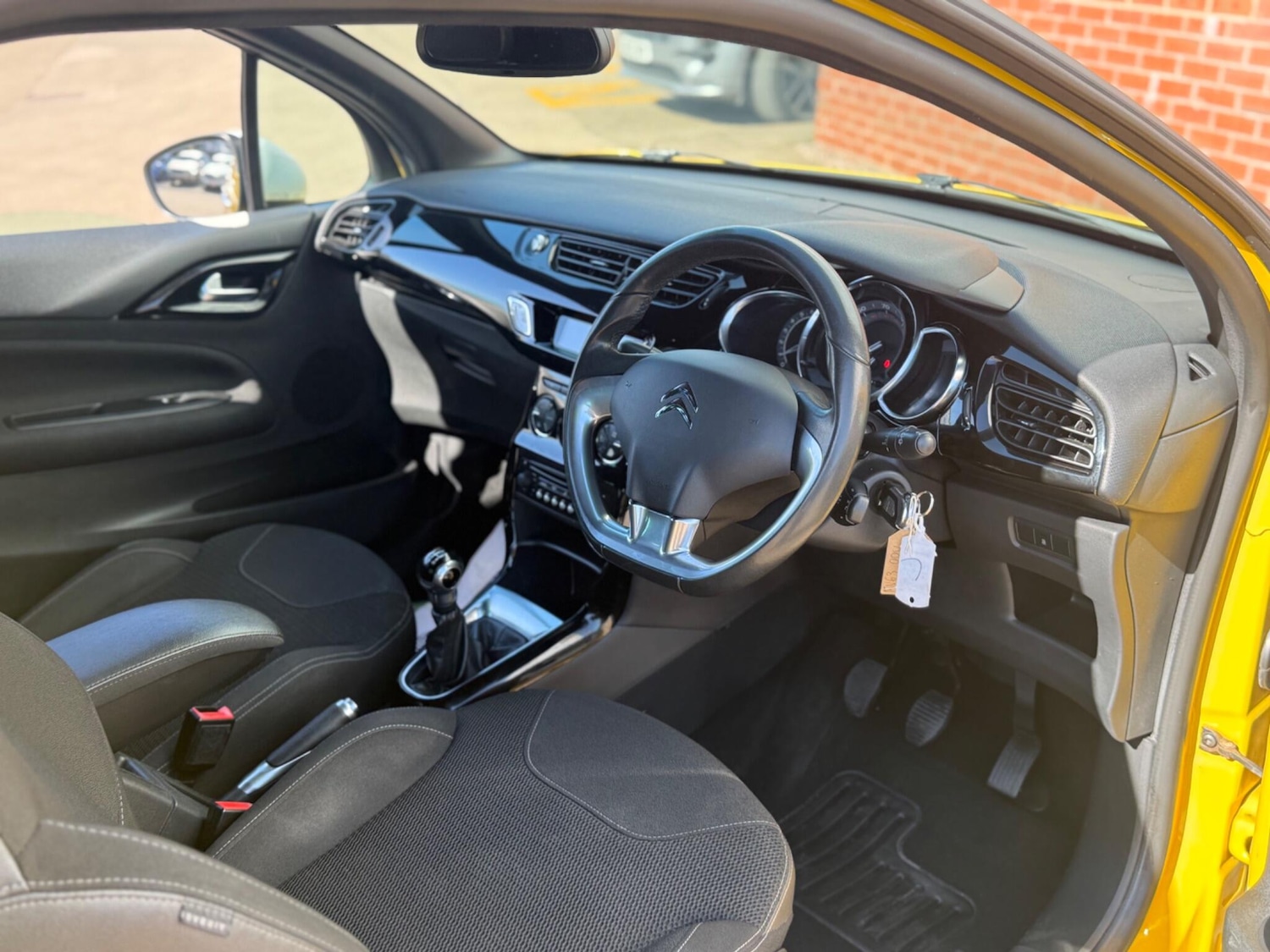 Used Citroen DS3 2013 for sale - 77940089: Photo 32