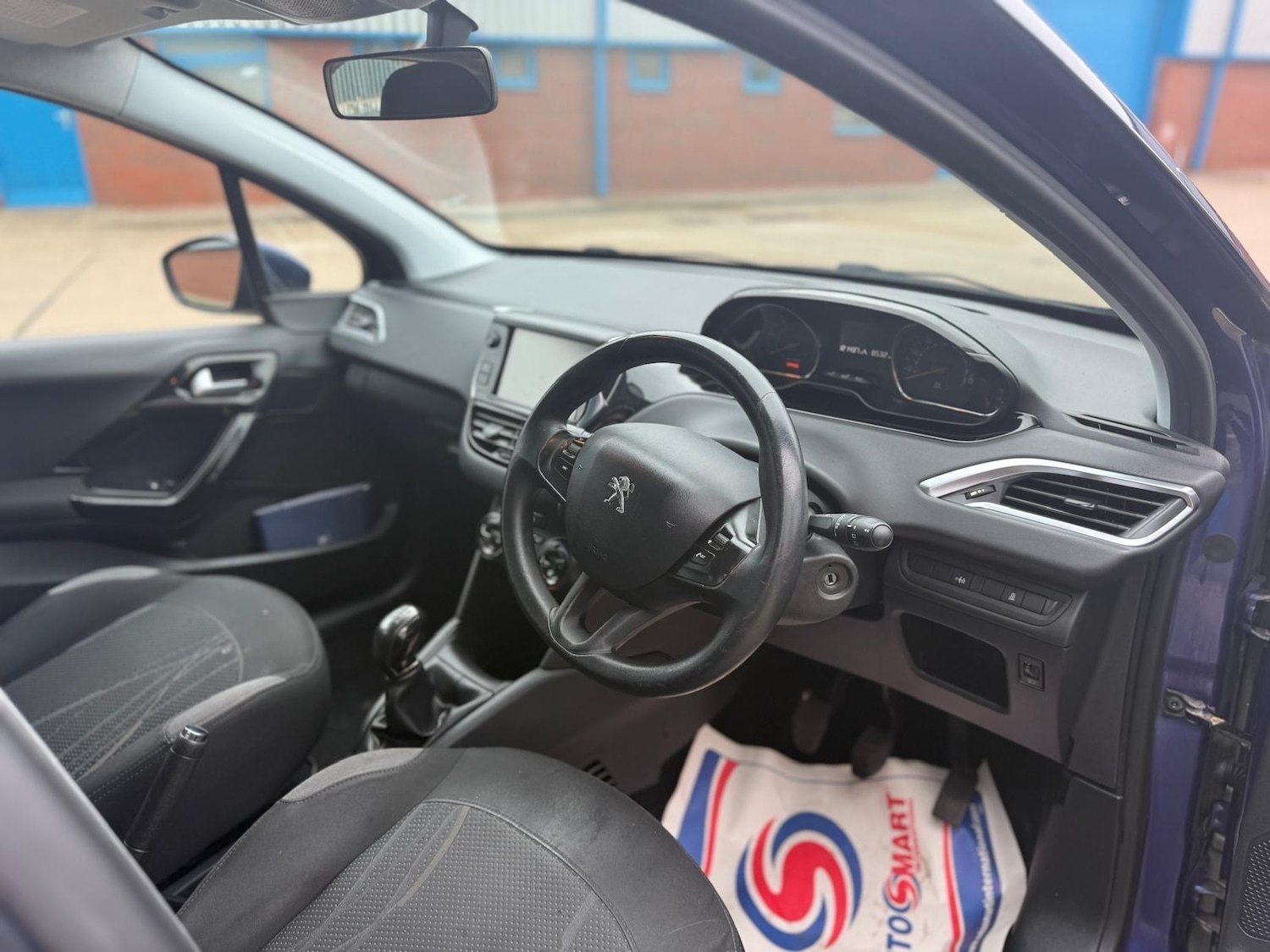 Used Peugeot 208 2014 for sale - 76317934: Photo 15