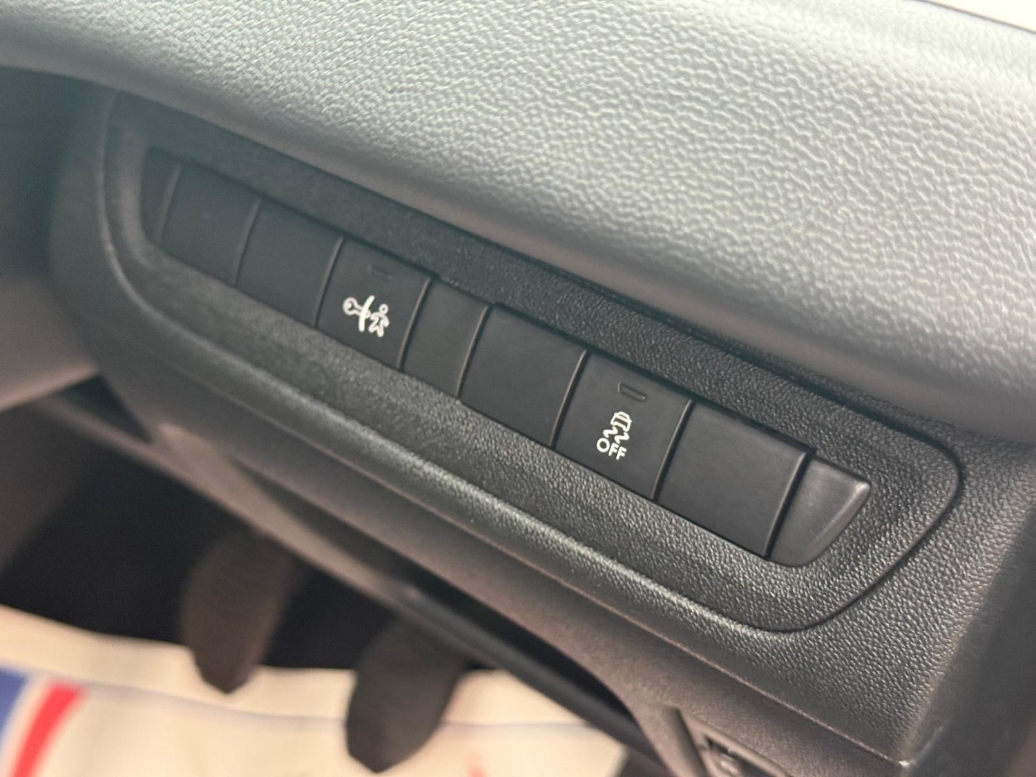 Used Peugeot 208 2014 for sale - 76317934: Photo 18
