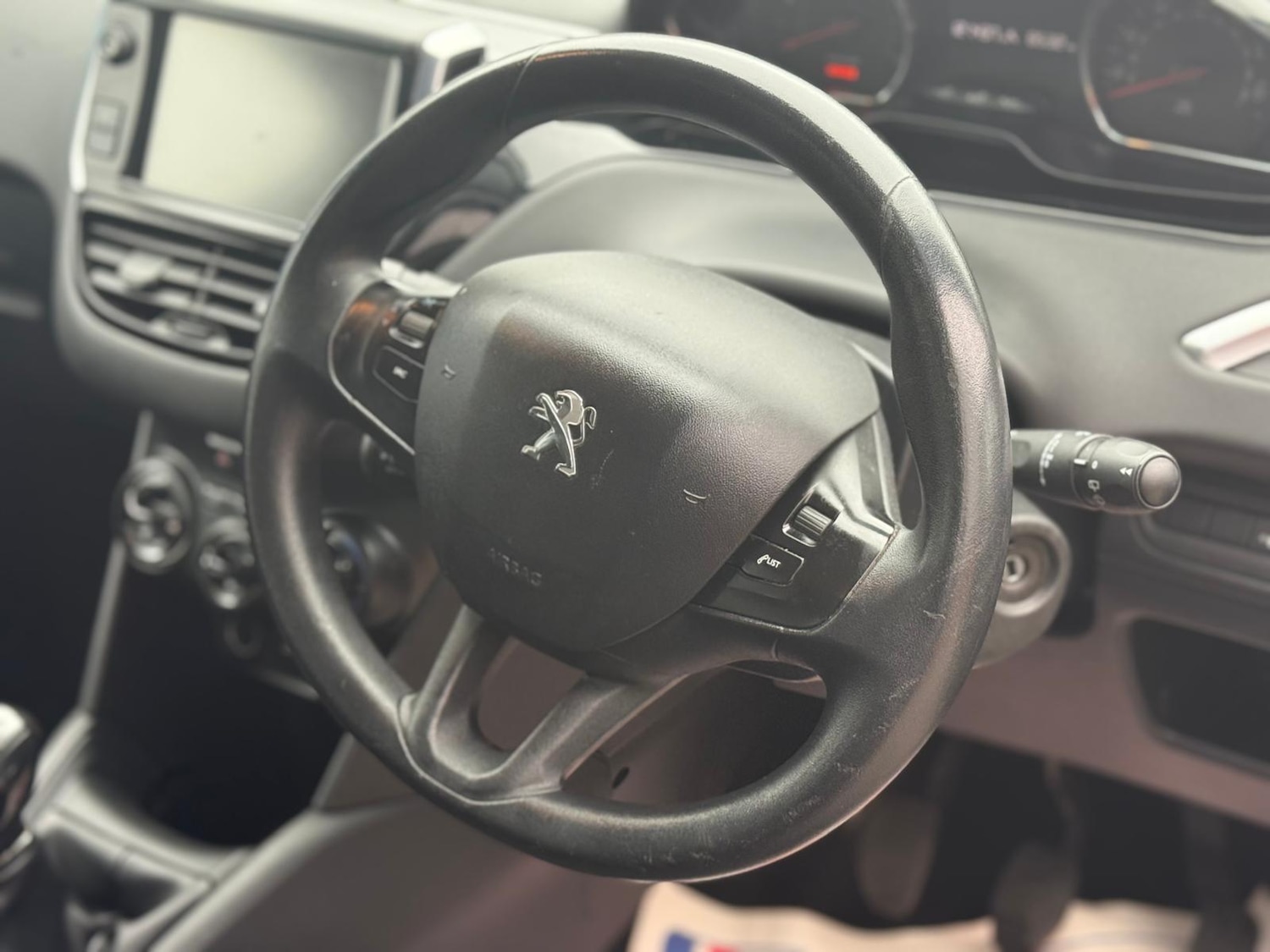 Used Peugeot 208 2014 for sale - 76317934: Photo 19