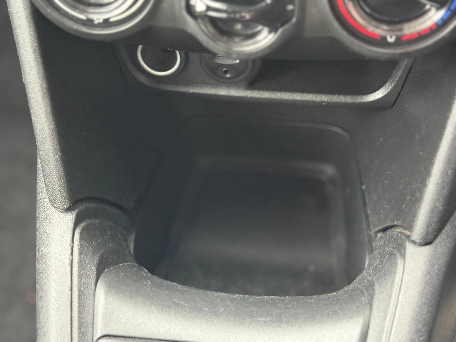 Used Peugeot 208 2014 for sale - 76317934: Photo 24