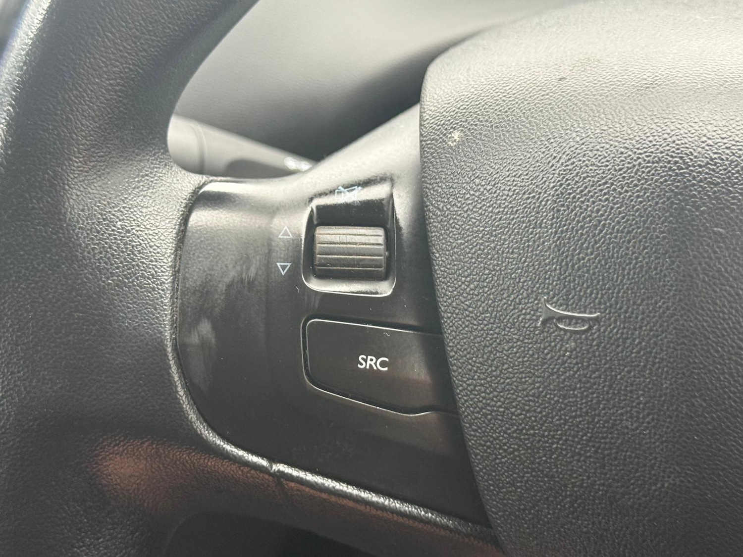 Used Peugeot 208 2014 for sale - 76317934: Photo 26