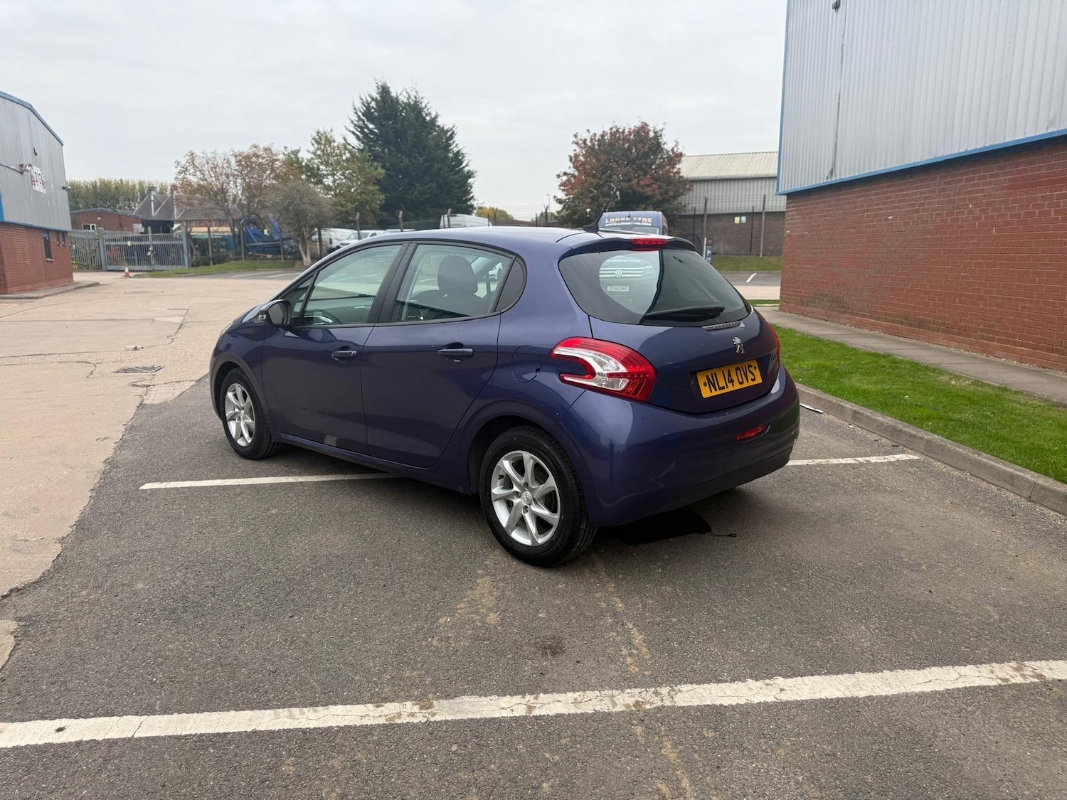 Used Peugeot 208 2014 for sale - 76317934: Photo 5