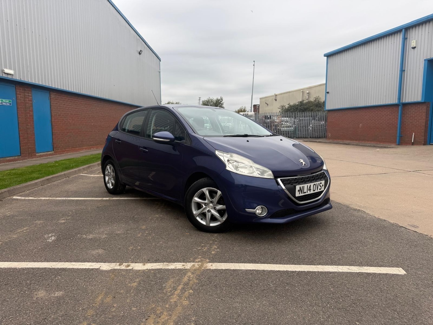 Used Peugeot 208 2014 for sale - 76317934: Photo 7