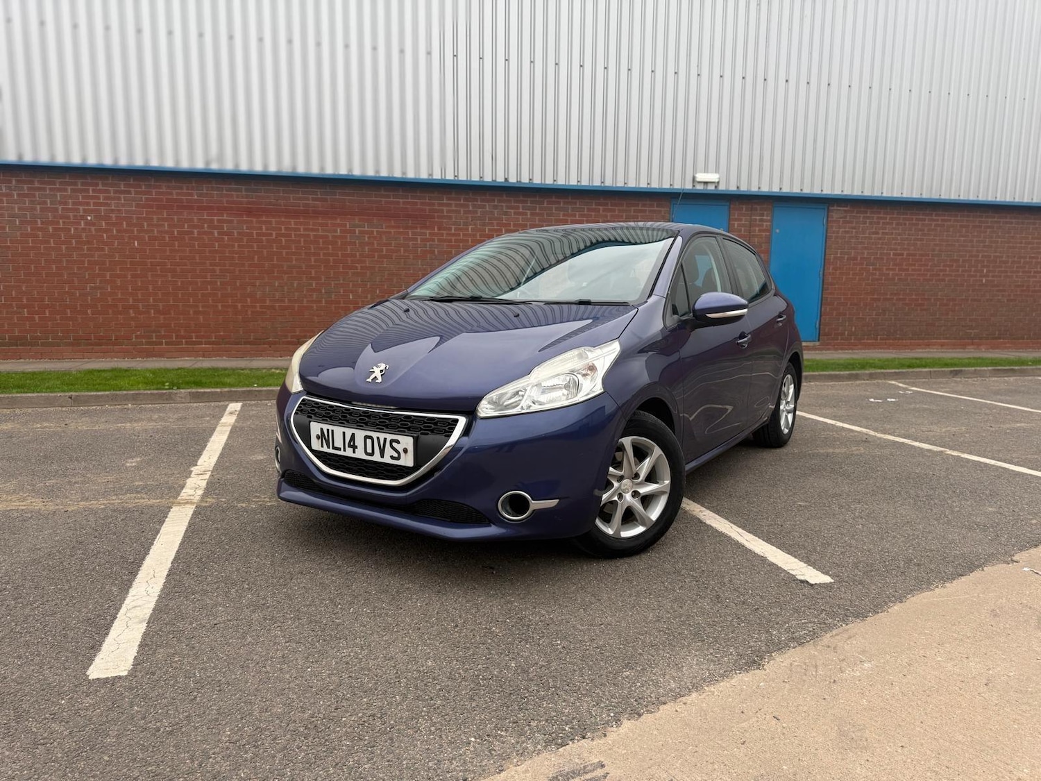 Used Peugeot 208 2014 for sale - 76317934: Photo 8