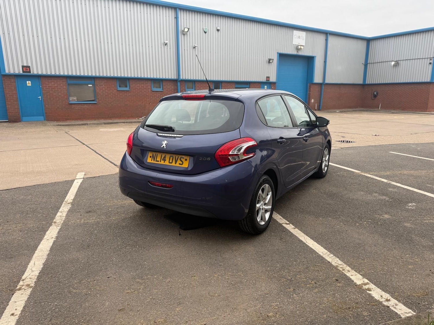 Used Peugeot 208 2014 for sale - 76317934: Photo 9