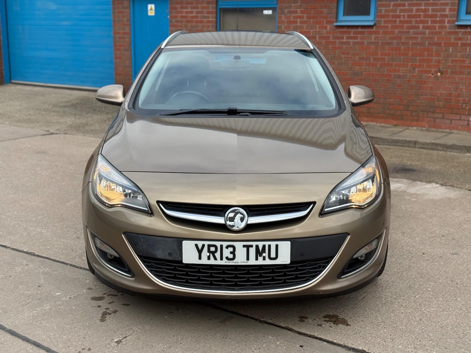 Used Vauxhall Astra 2013 for sale - 77658452: Photo 2