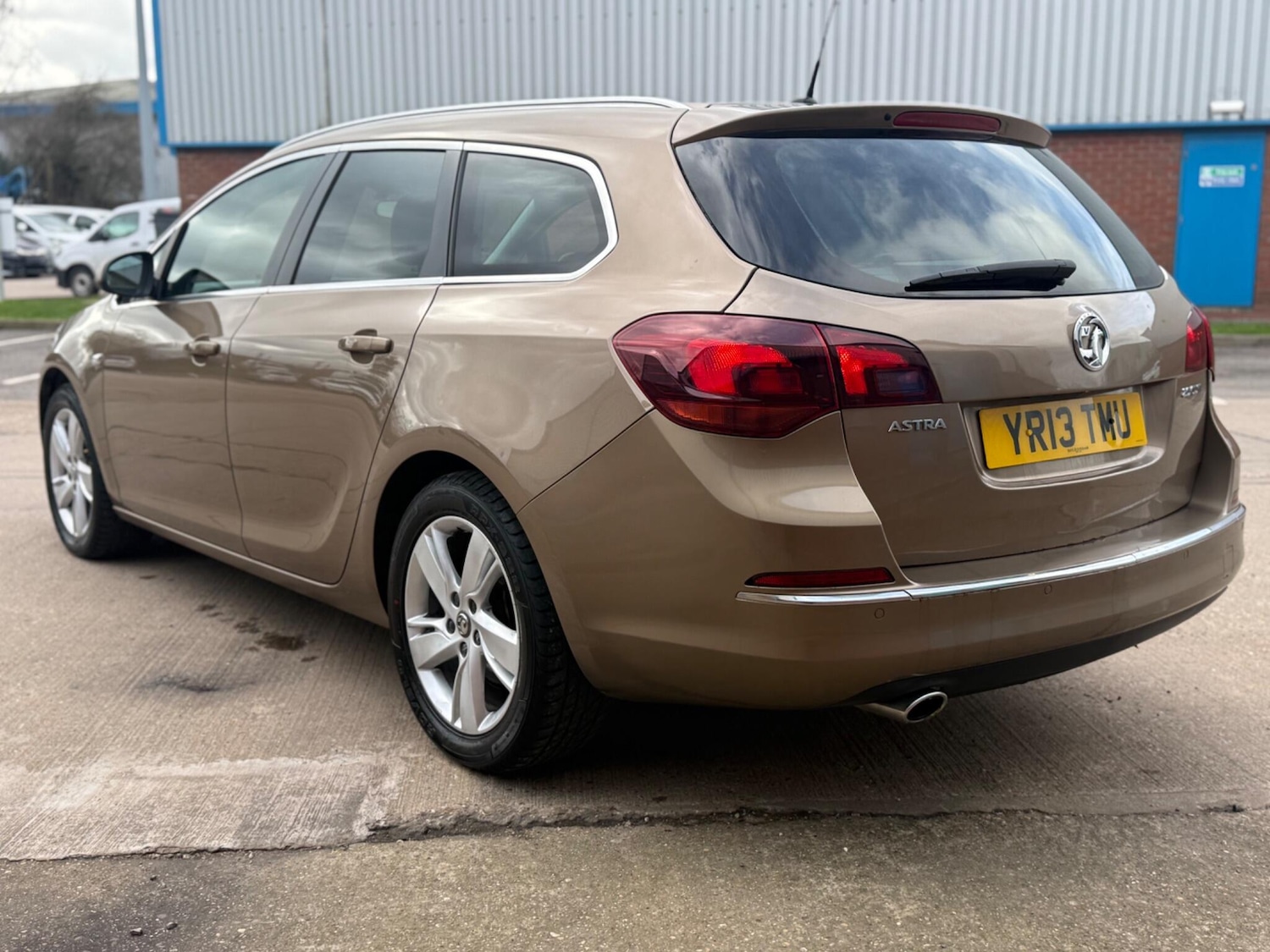 Used Vauxhall Astra 2013 for sale - 77658452: Photo 4