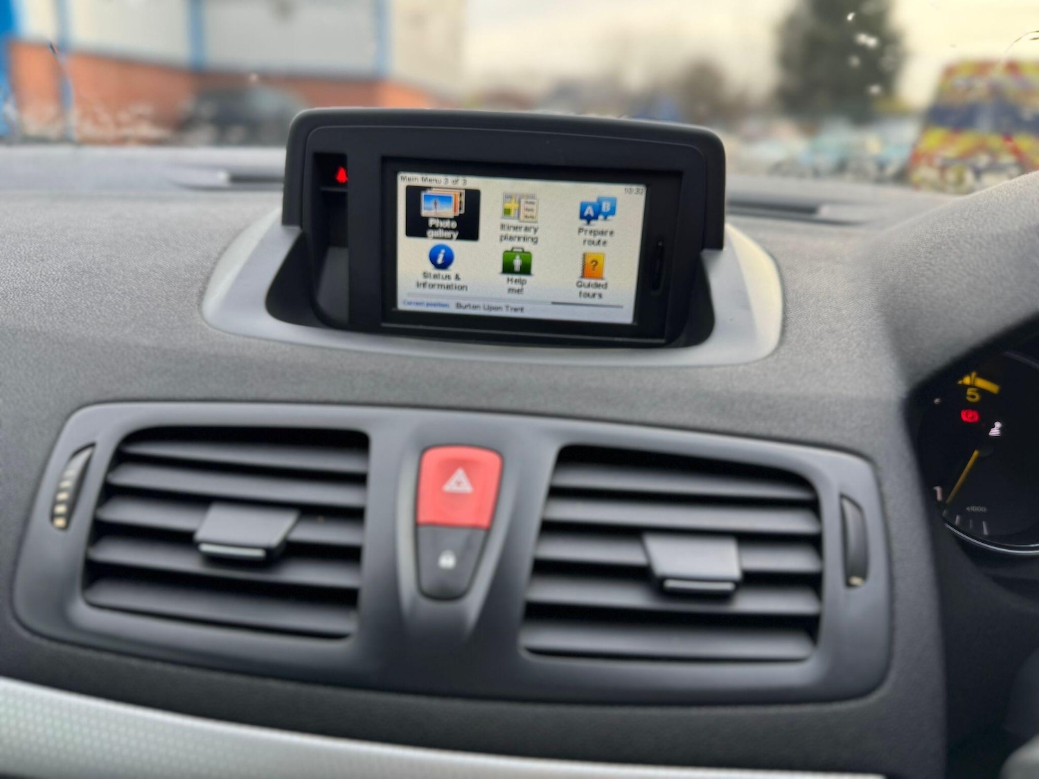 Used Renault Megane 2011 for sale - 77203910: Photo 17