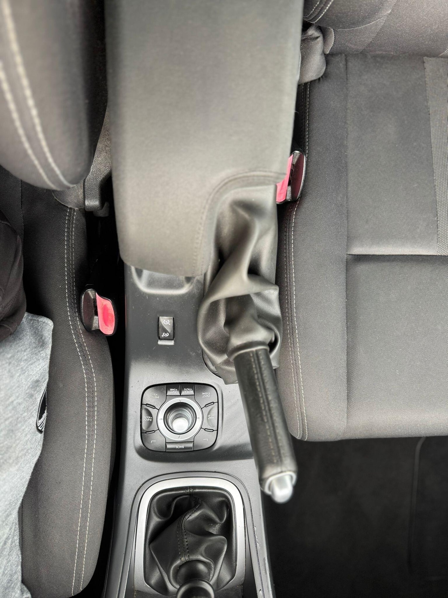 Used Renault Megane 2011 for sale - 77203910: Photo 20