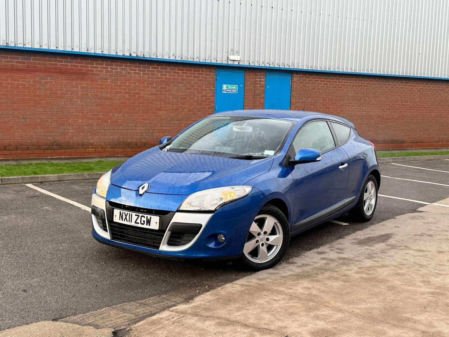 Used Renault Megane 2011 for sale - 77203910: Photo 8