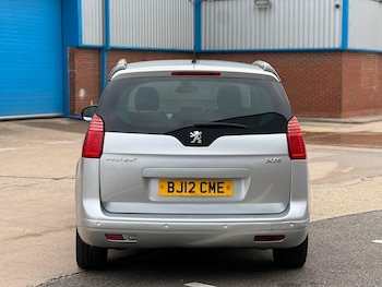 Used Peugeot 5008 2012 for sale - 76239266: Photo 2