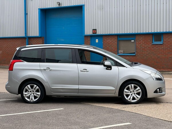Used Peugeot 5008 2012 for sale - 76239266: Photo 3