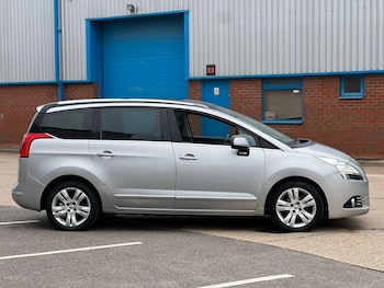 Used Peugeot 5008 2012 for sale - 76239266: Photo 3