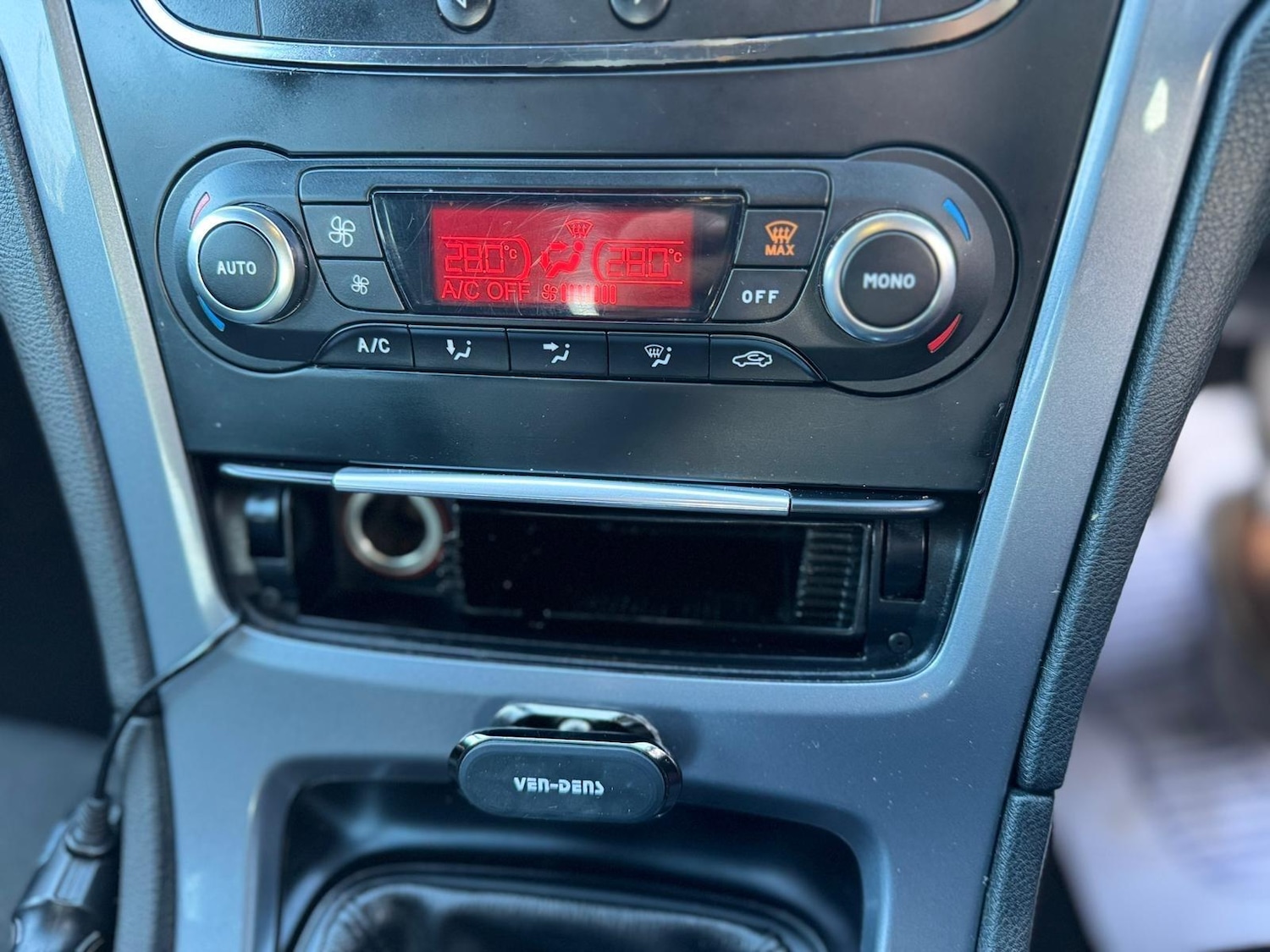 Used Ford Mondeo 2012 for sale - 76887265: Photo 23