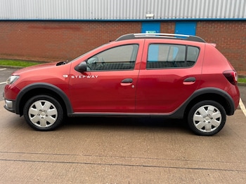 Used Dacia Sandero Stepway 2014 for sale - 77386863: Photo