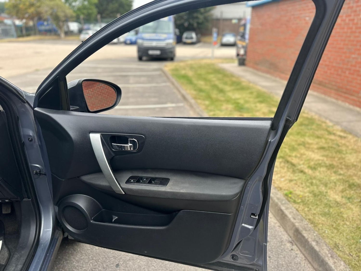 Used Nissan Qashqai 2009 for sale - 77028932: Photo 23