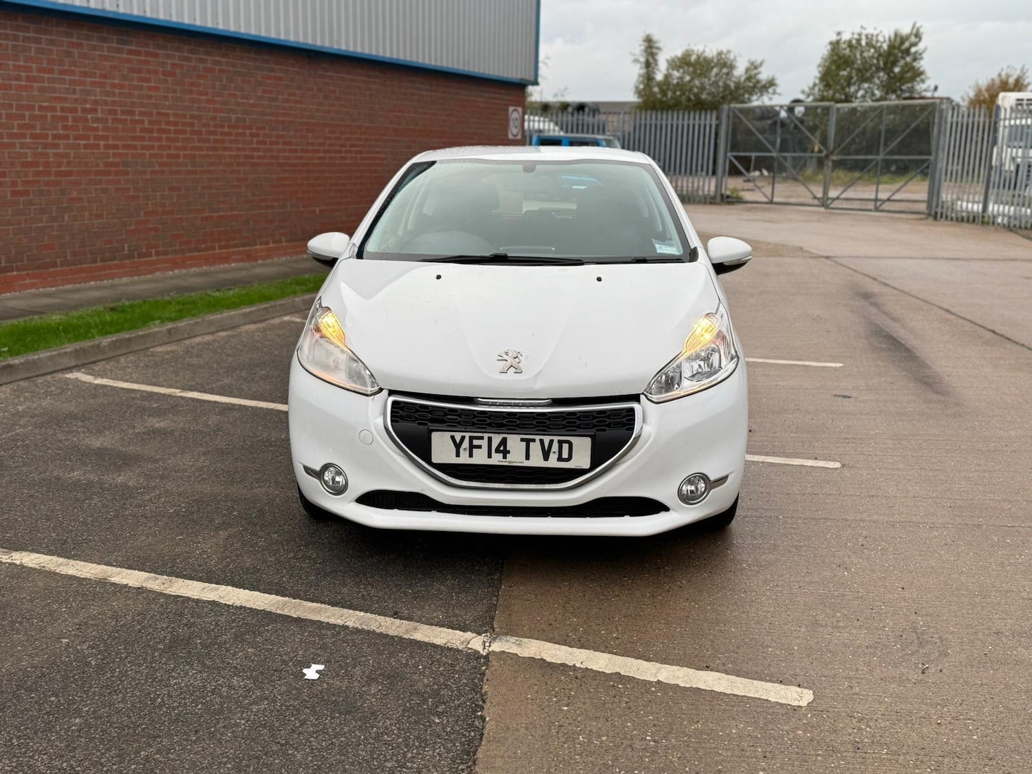 Used Peugeot 208 2014 for sale - 76423592: Photo 1