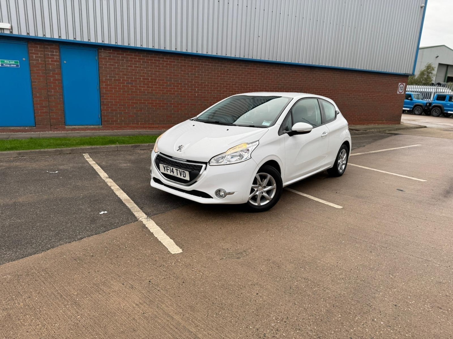 Used Peugeot 208 2014 for sale - 76423592: Photo 10