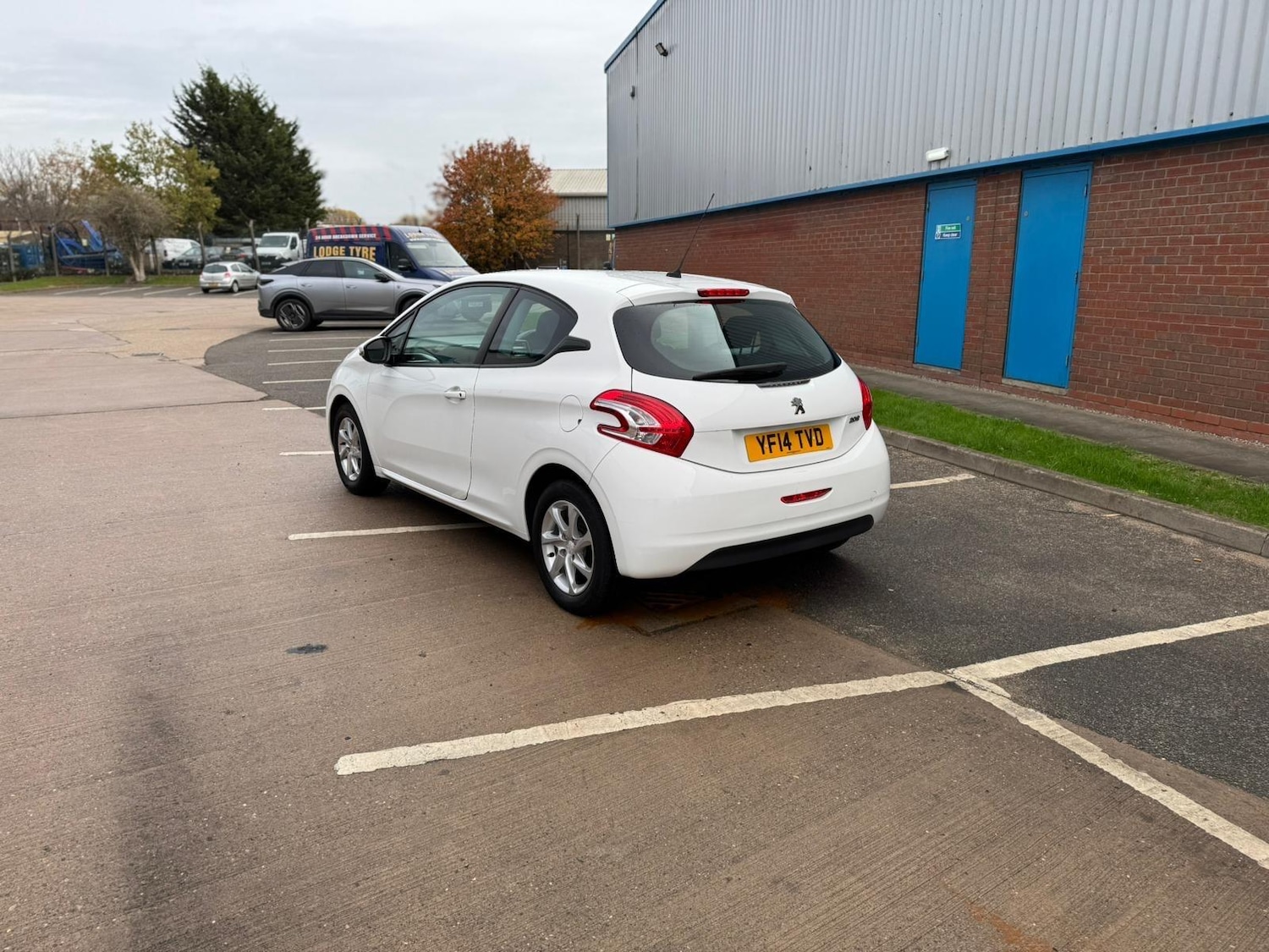 Used Peugeot 208 2014 for sale - 76423592: Photo 11