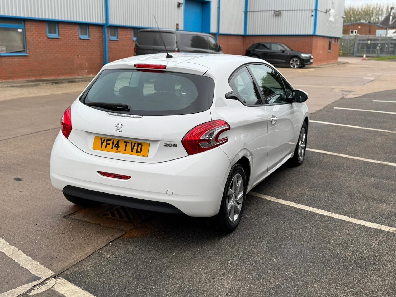 Used Peugeot 208 2014 for sale - 76423592: Photo 12