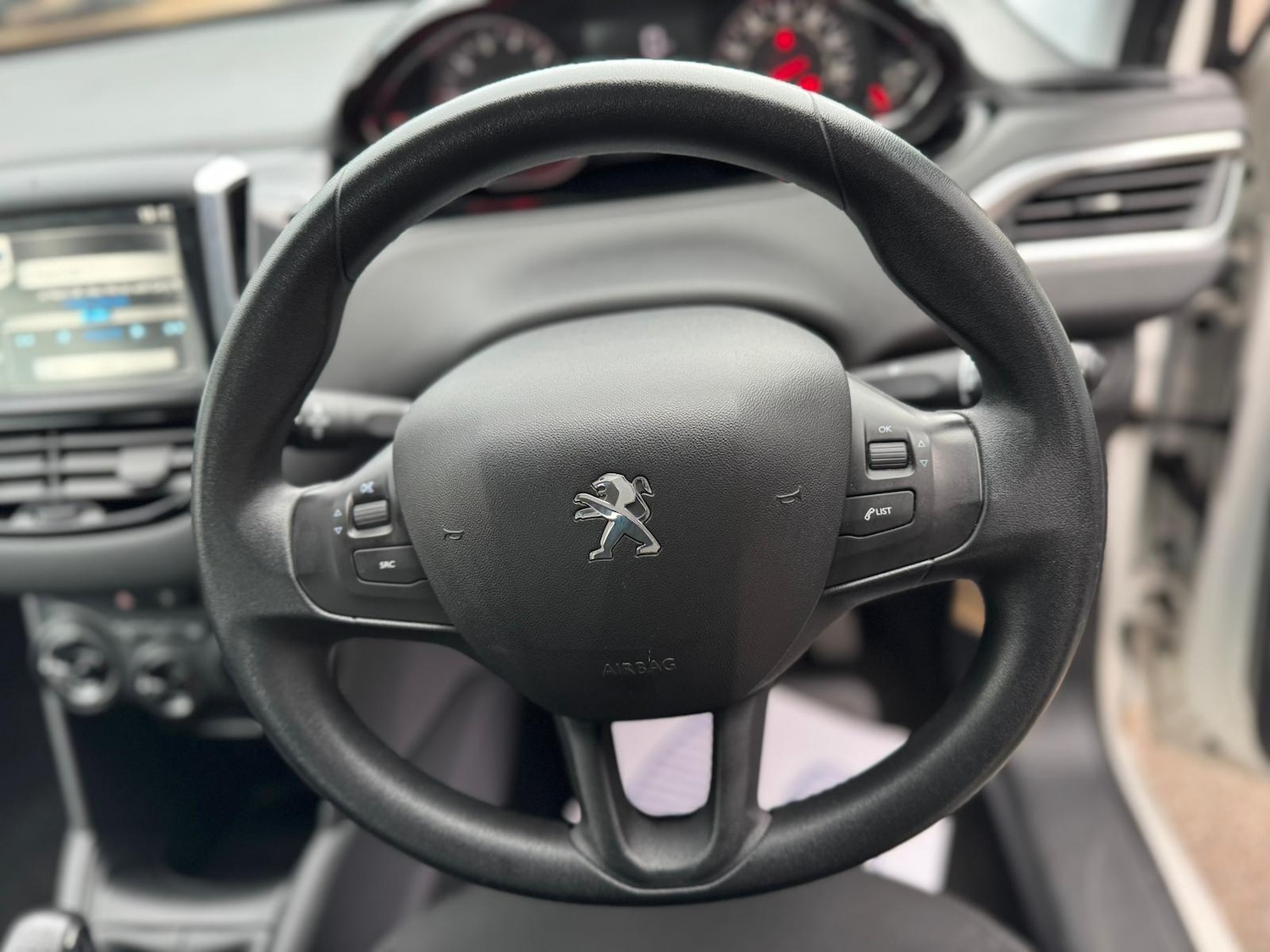 Used Peugeot 208 2014 for sale - 76423592: Photo 18