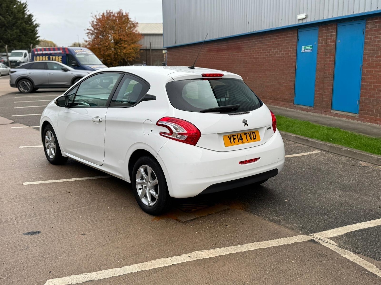 Used Peugeot 208 2014 for sale - 76423592: Photo 7