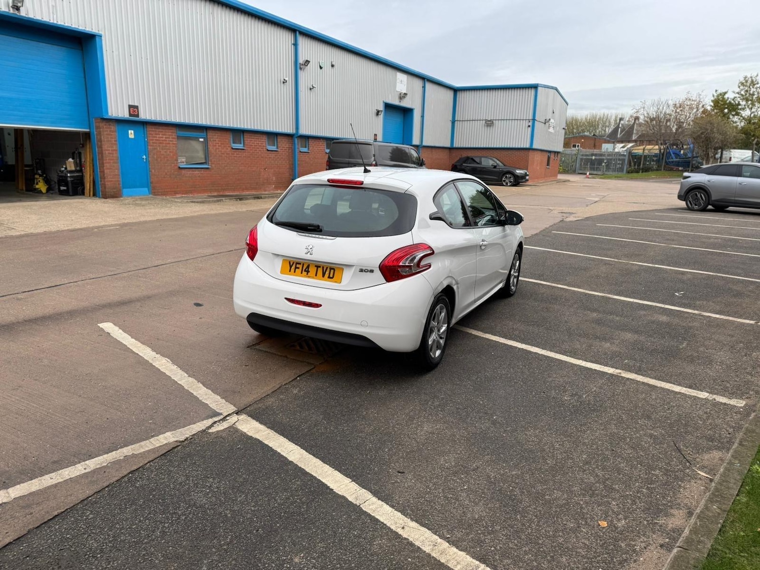 Used Peugeot 208 2014 for sale - 76423592: Photo 8