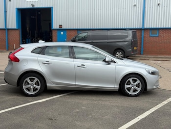 Used Volvo V40 2013 for sale - 75780906: Photo